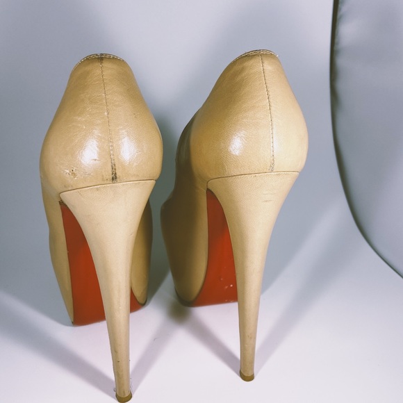 Christian Louboutin Daffodil Heels in Nude - Picture 4 of 6